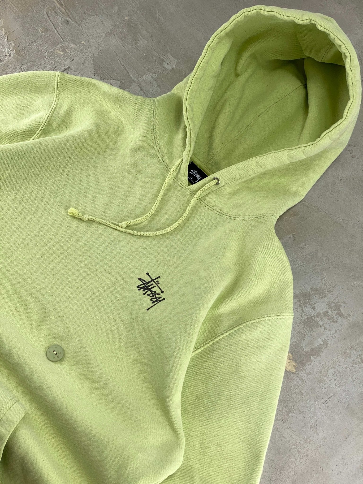 STUSSY SIGNATURE HOODIE ACID GREEN (XL) - XL - grabbers.studio