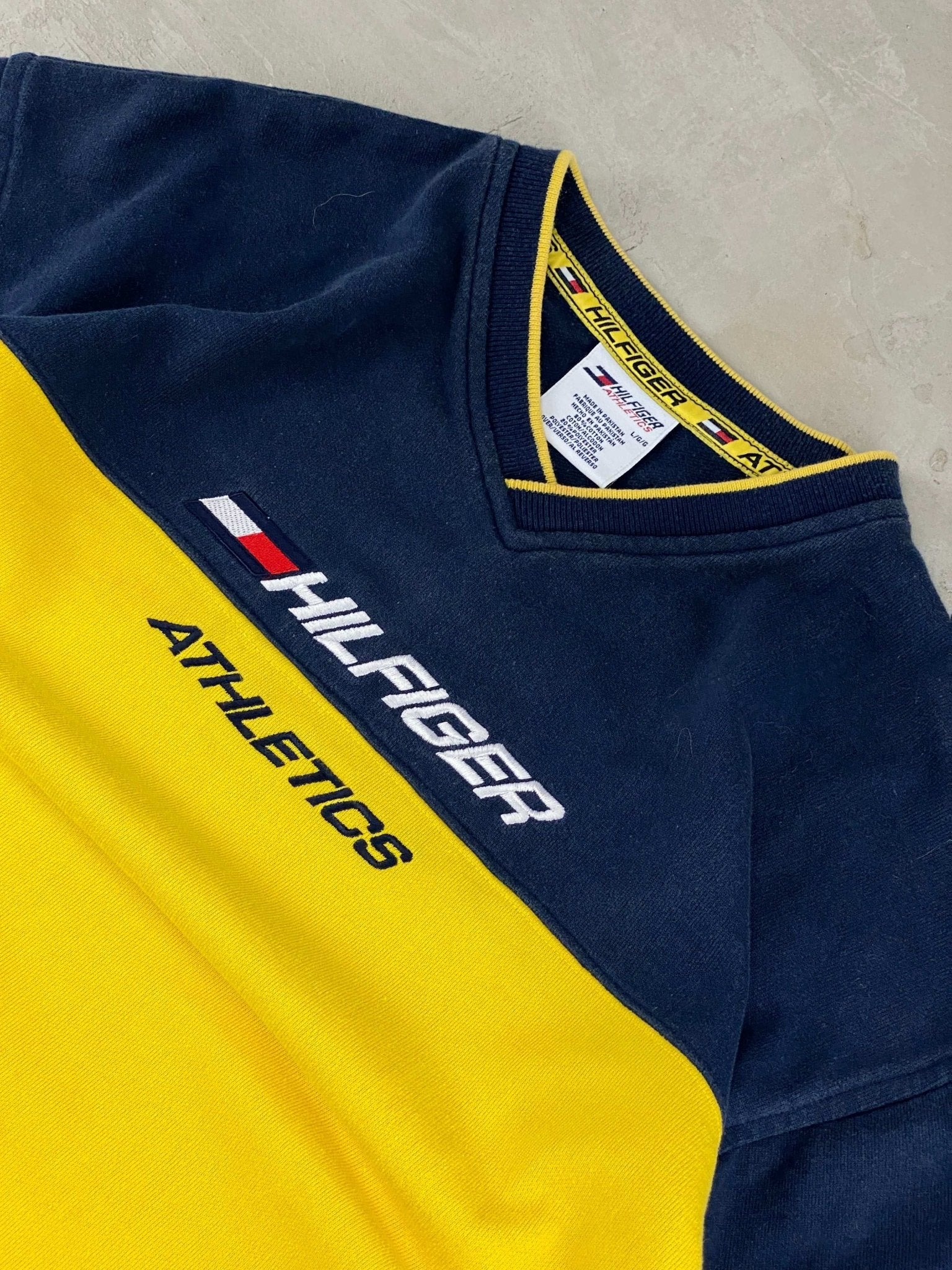 TOMMY HILFIGER ATHLETICS COLLOR BLOCK PULLOVER YELLOW/BLUE NAVY (L) - L - grabbers.studio