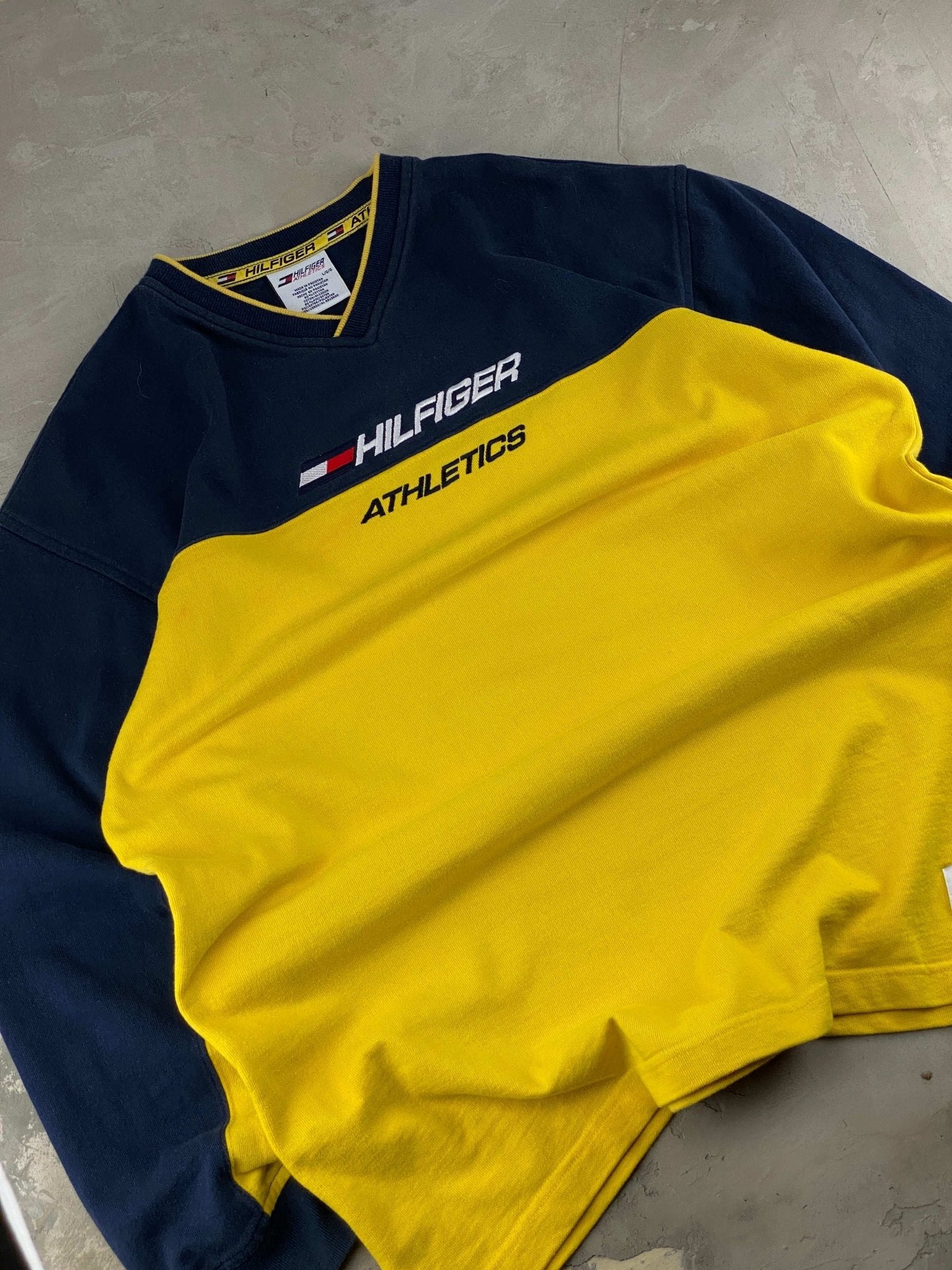 TOMMY HILFIGER ATHLETICS COLLOR BLOCK PULLOVER YELLOW/BLUE NAVY (L) - L - grabbers.studio