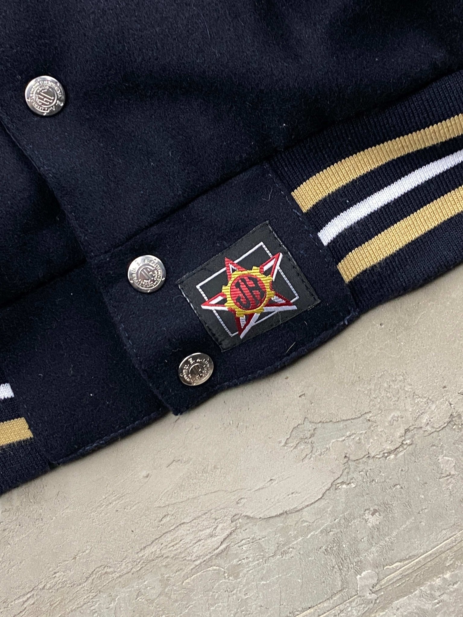 VINTAGE JH DESIGN VARSITY JACKET MILWAUKEE BREWERS DOUBLE FACE BLACK (XL) - XL - grabbers.studio