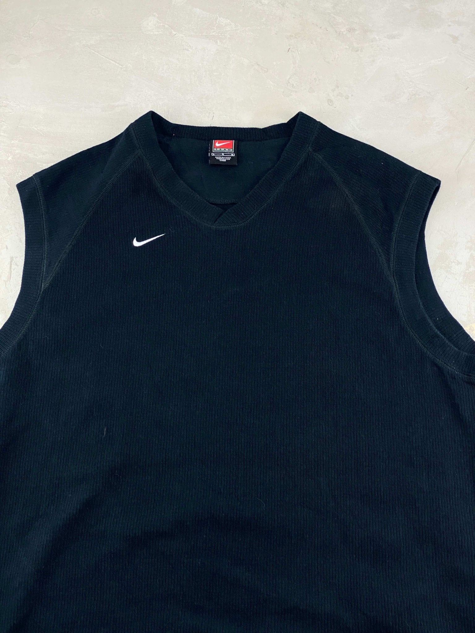 VINTAGE NIKE VEST SWEATER BASIC NAVY BLUE (L) - L - grabbers.studio